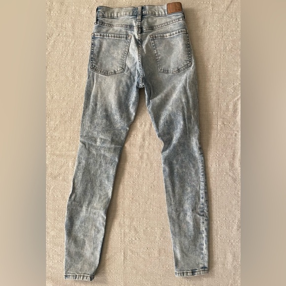 Ripped Jeans - Picture 3 of 5